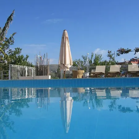 Hotel Pataros 2*