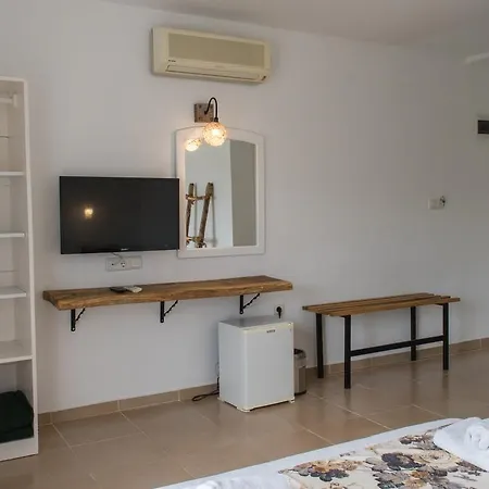 Pataros Hotel 2*
