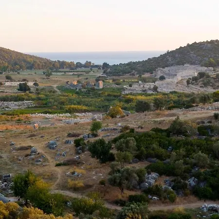 Pataros 2*