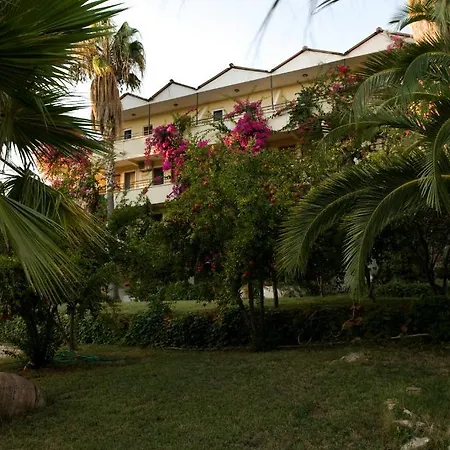 Pataros Hotel 2*