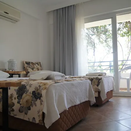 Hotel Pataros 2*